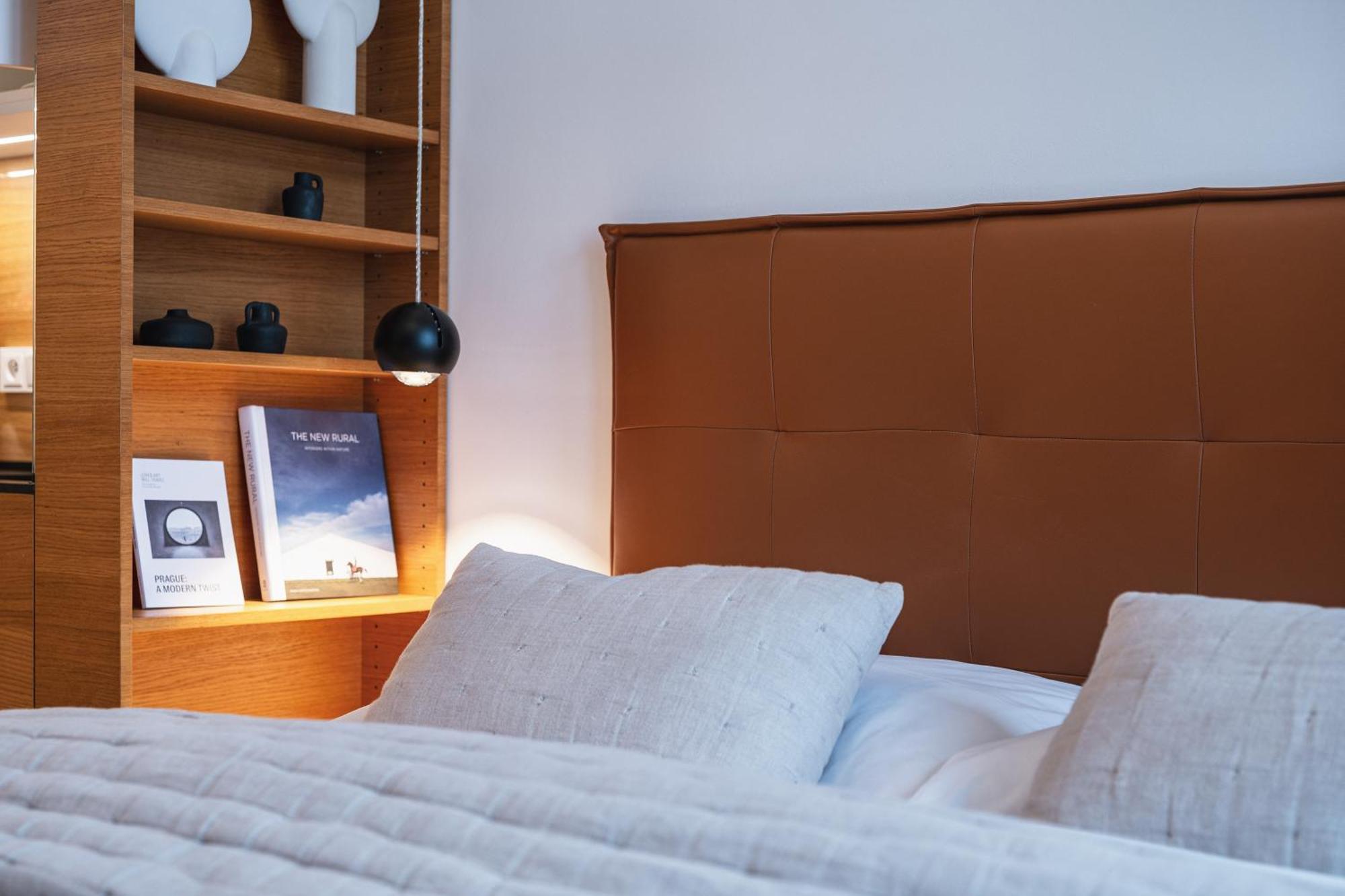Days - Luxury In Hip Area - 